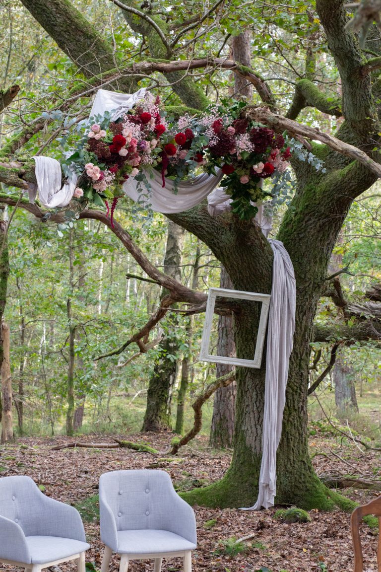 Décoration du lieu de la cérémonie arche de cérémonie shooting mariage