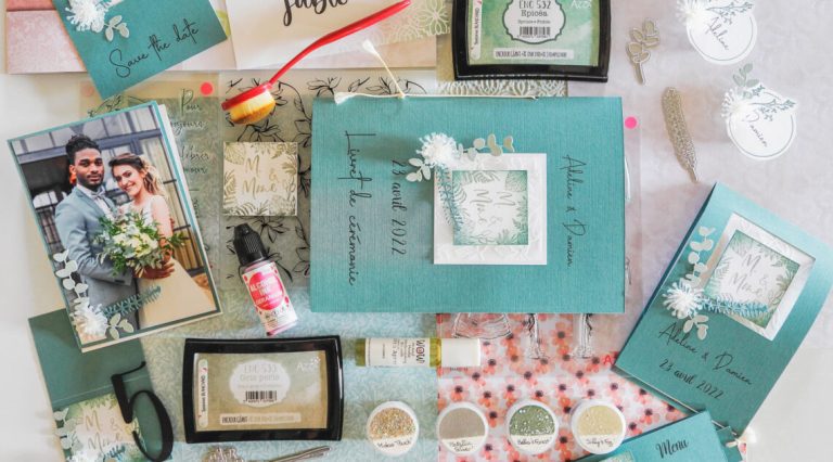 Flat Lay de menu mariage & invitation sur des tons verts